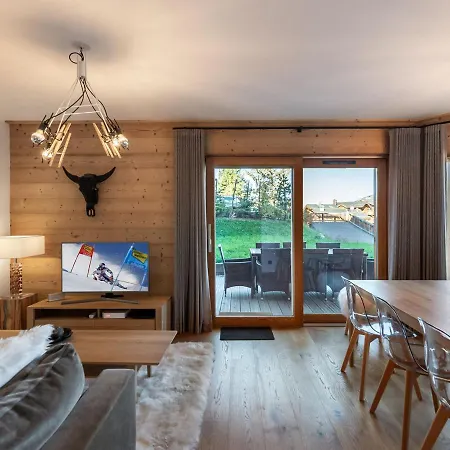 Apartment T4 A Courchevel, Proche Des Pistes, Avec Terrasse, Parking, Et Services Inclus - Fr-1-563-13 *