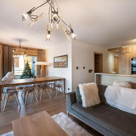 Apartment T4 A Courchevel, Proche Des Pistes, Avec Terrasse, Parking, Et Services Inclus - Fr-1-563-13 *