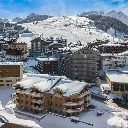 Apartment T4 A Courchevel, Proche Des Pistes, Avec Terrasse, Parking, Et Services Inclus - Fr-1-563-13 Courchevel